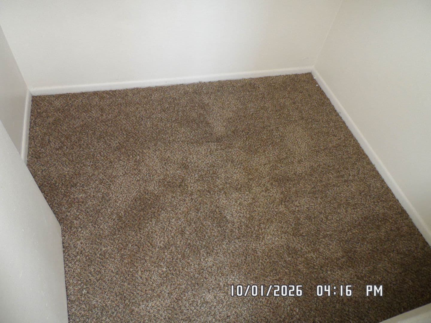 Apple Valley Apartment: 18344 Taloga Road