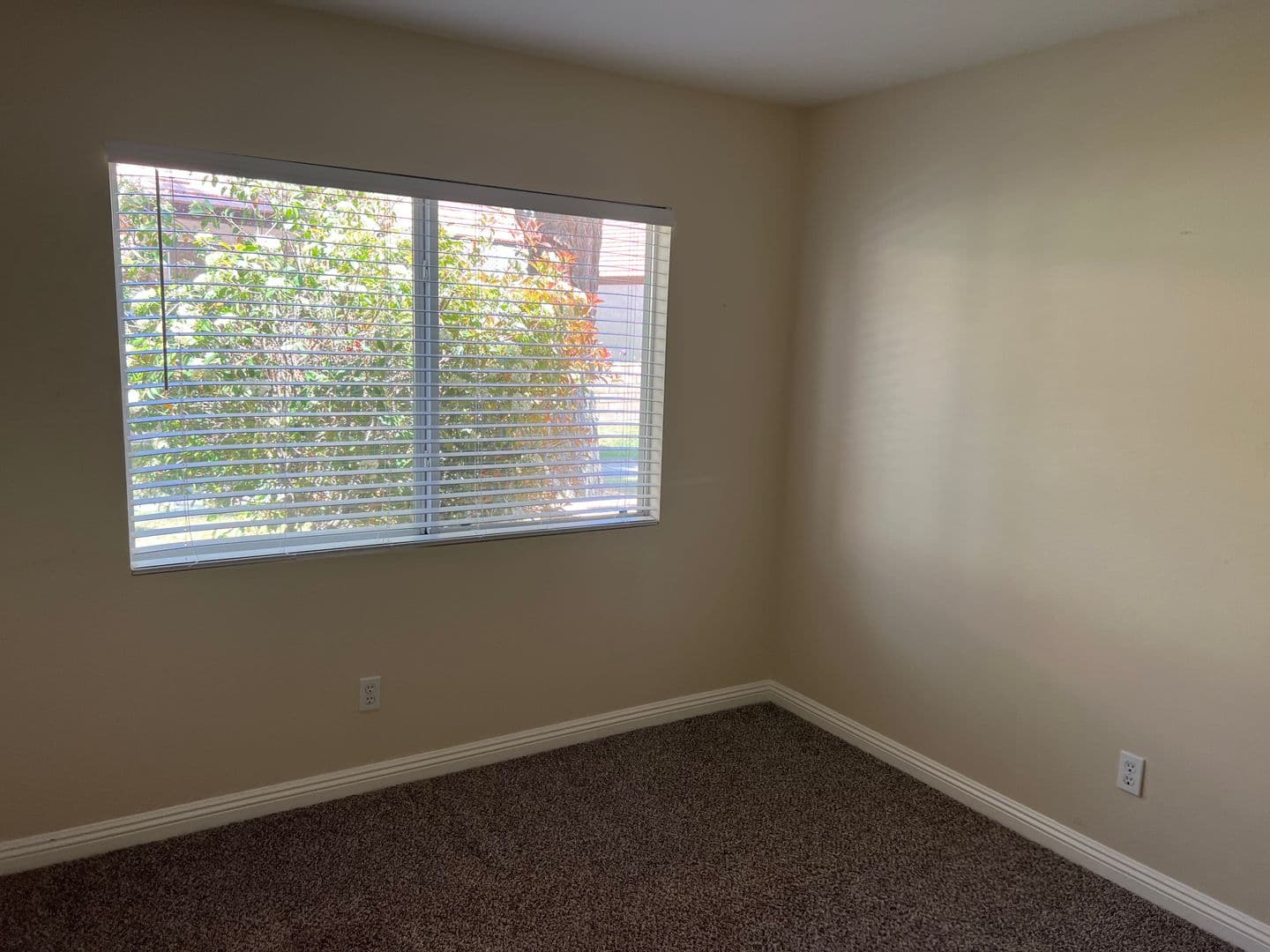 Apple Valley House: 11531 Oak Street
