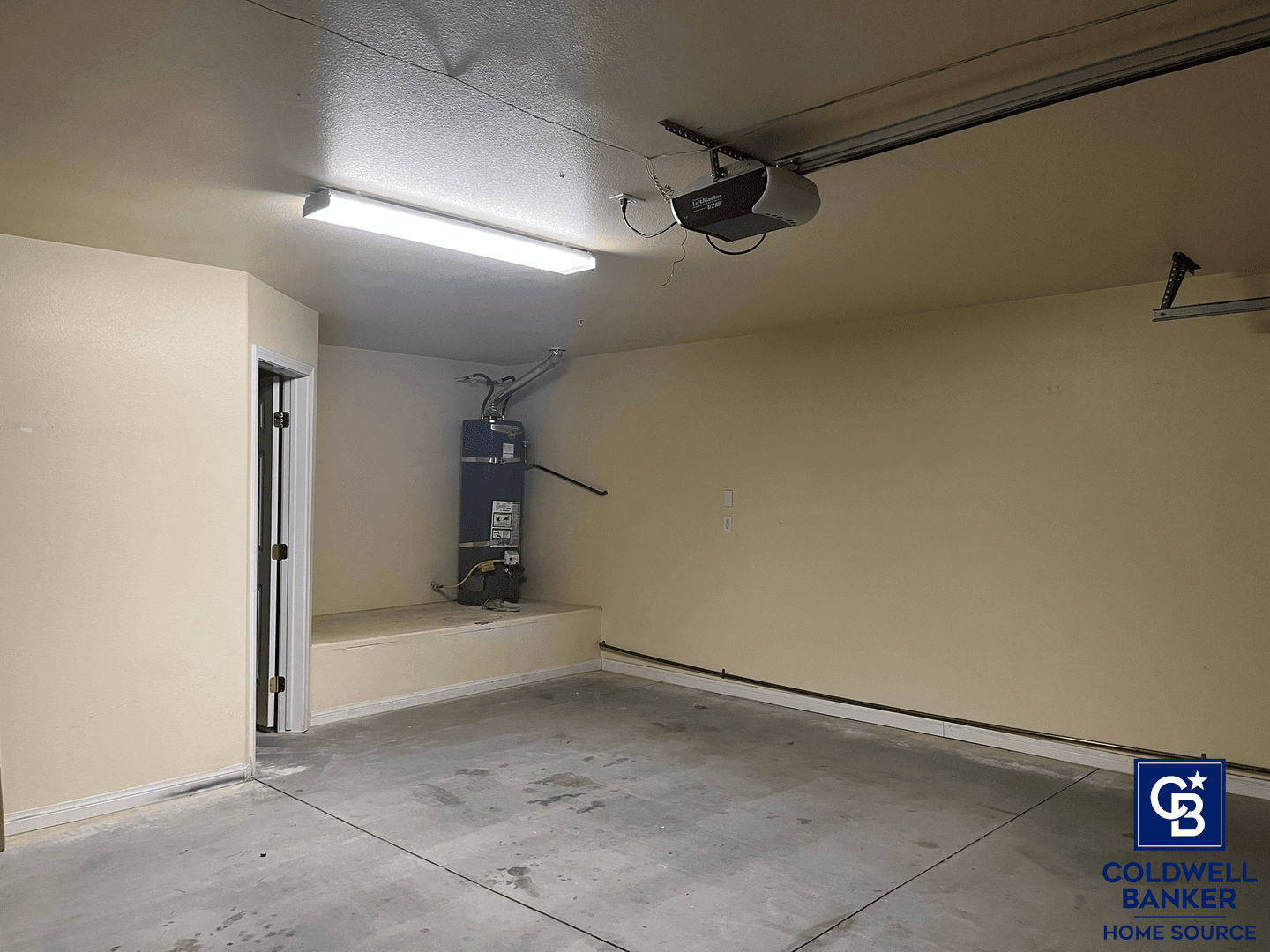 Apple Valley Apartment: 16181 Tuscola Rd