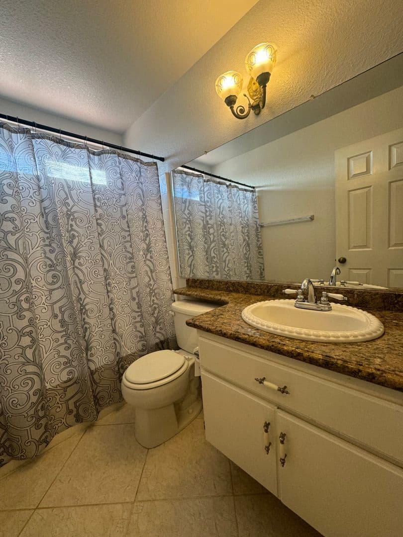 Victorville House: 12715 Sundown Rd.