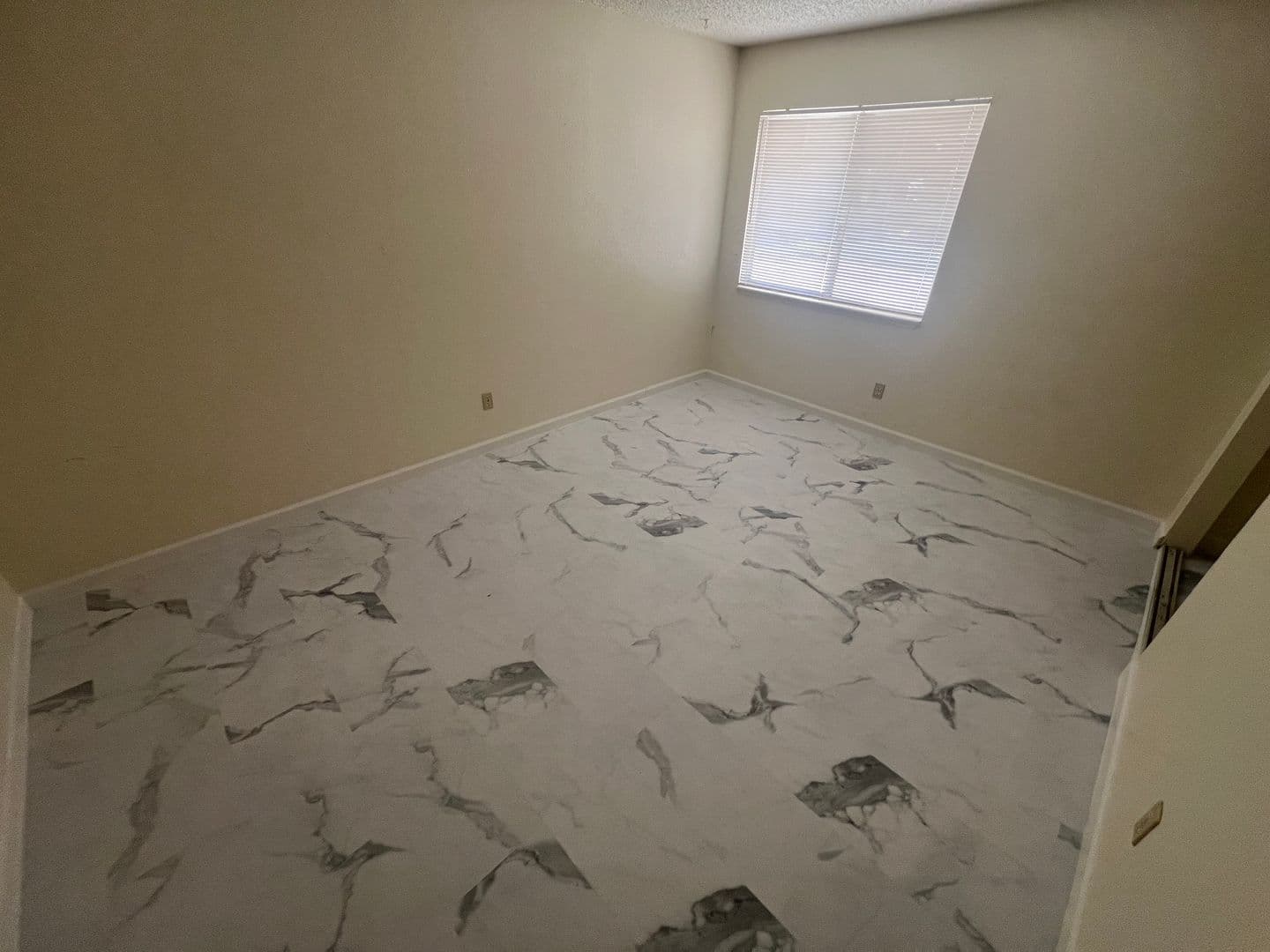 Victorville House: 13330 Stoneridge Dr.