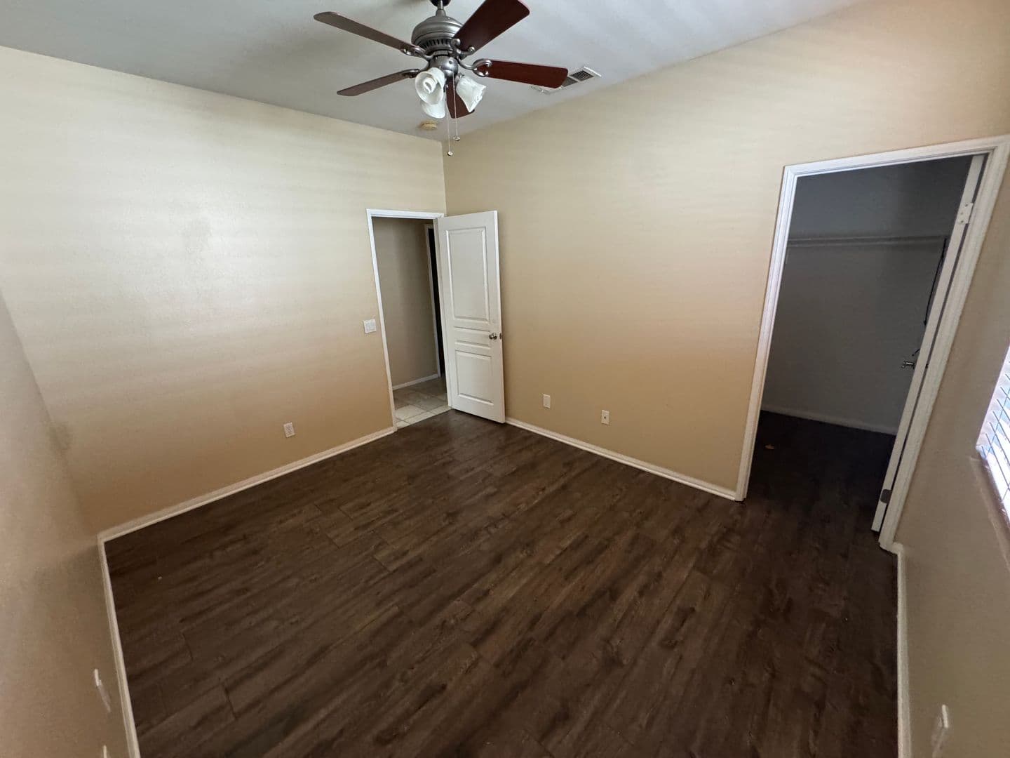 Victorville House: 16636 Desert Lily Street