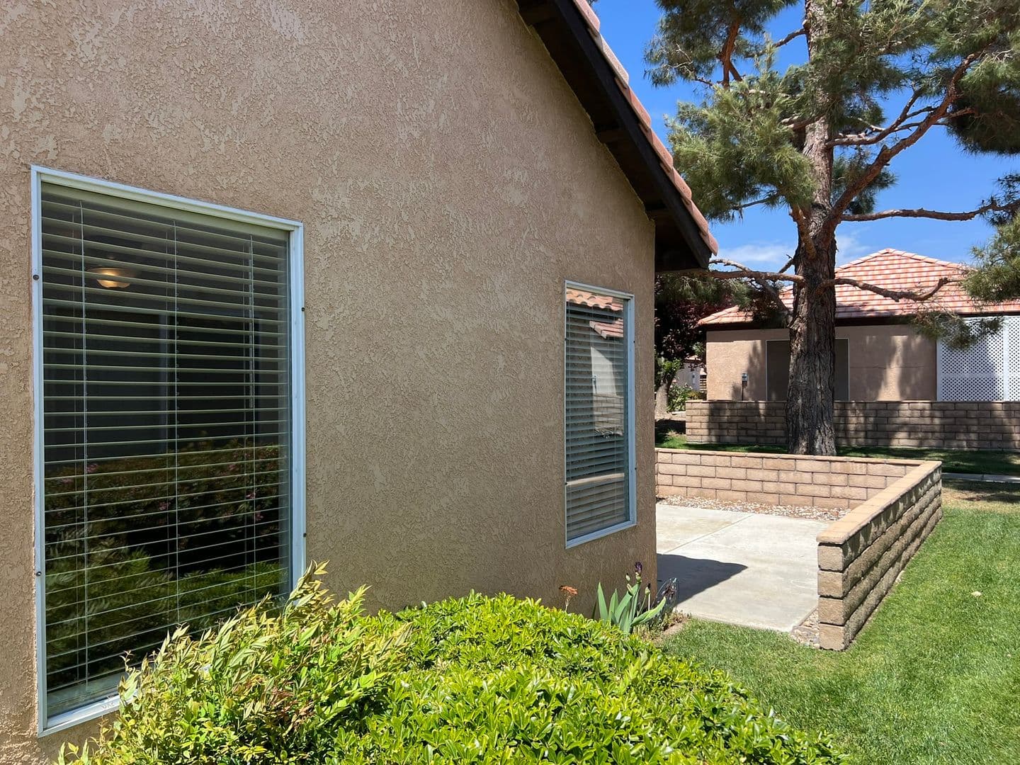 Apple Valley House: 11531 Oak Street