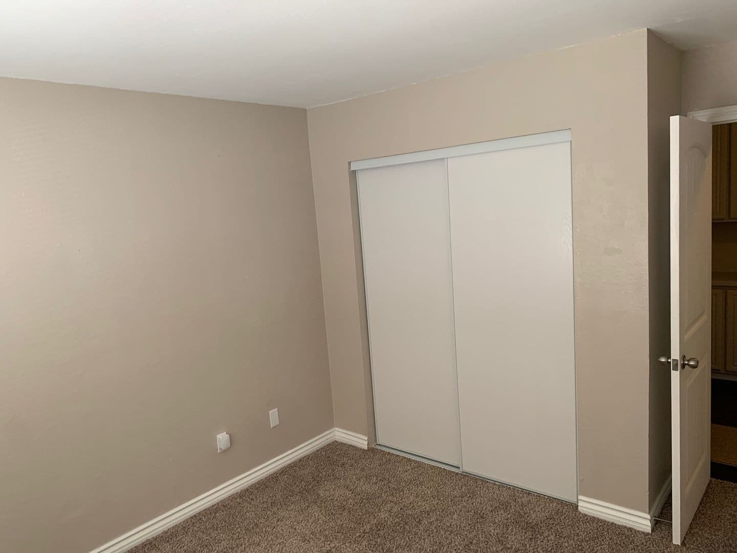 Victorville House: 16185 Tawney Ridge Ln