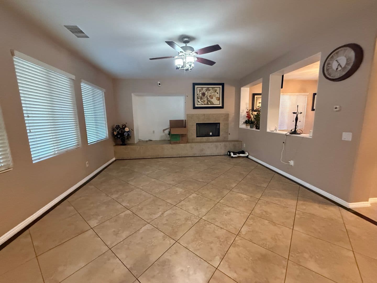 Hesperia House: 12951 Susanville St