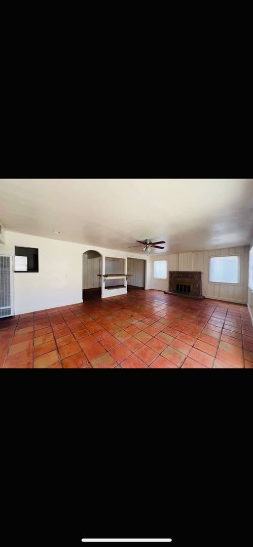 Barstow House: 25567 W. Main St