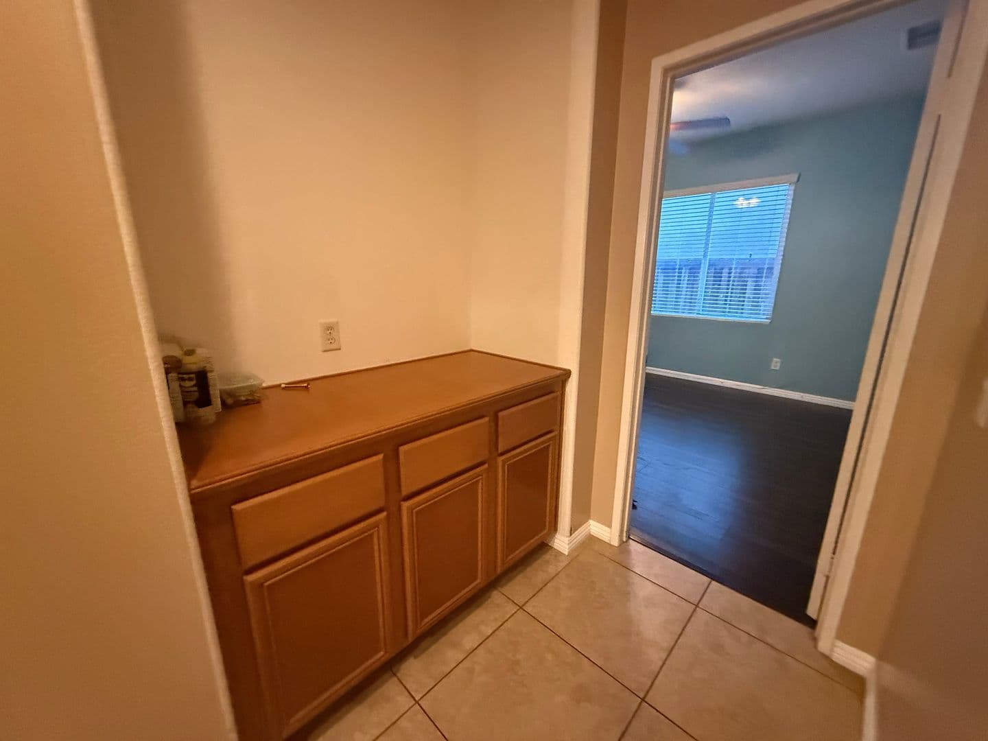 Hesperia House: 12951 Susanville St
