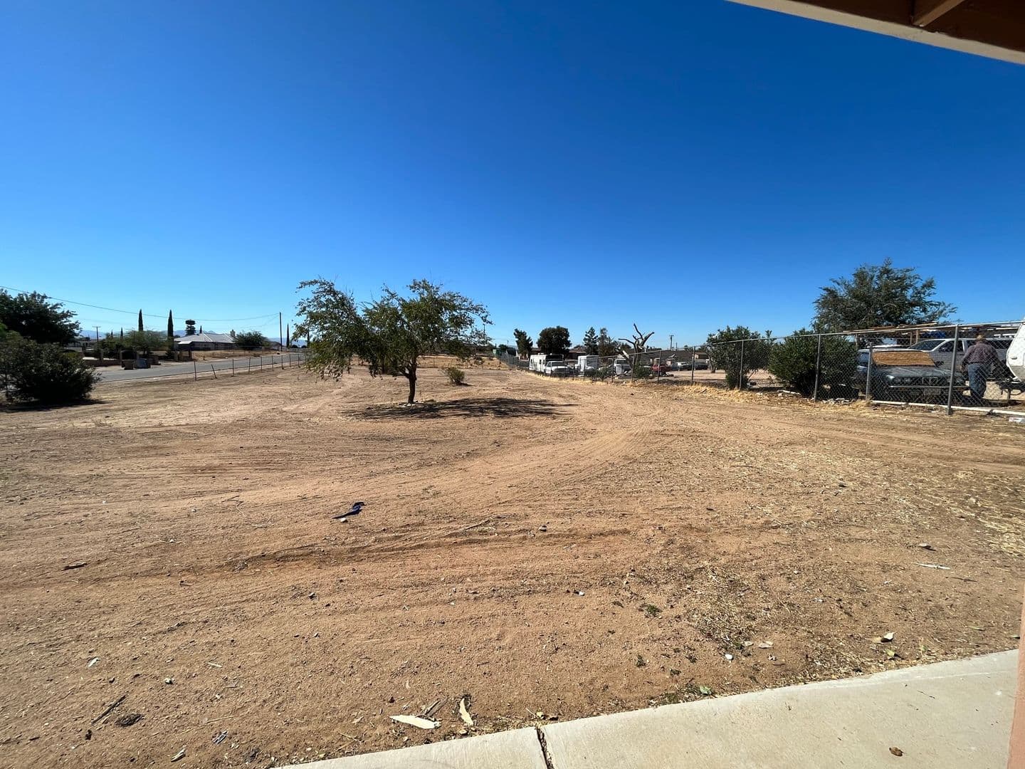 Hesperia House: 16865 Manzanita Street