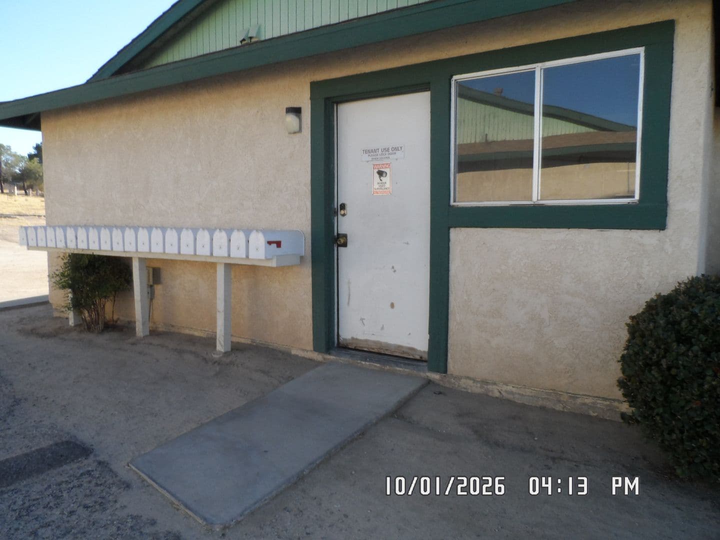 Apple Valley Apartment: 18344 Taloga Road