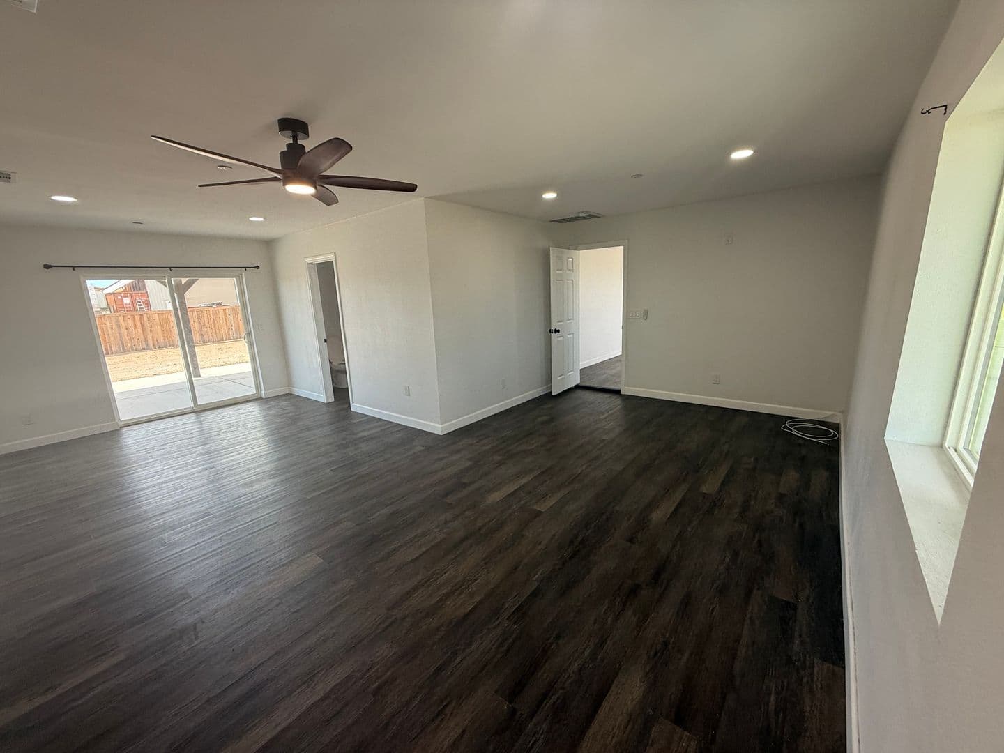 Oak Hills House: 12977 Cactus St