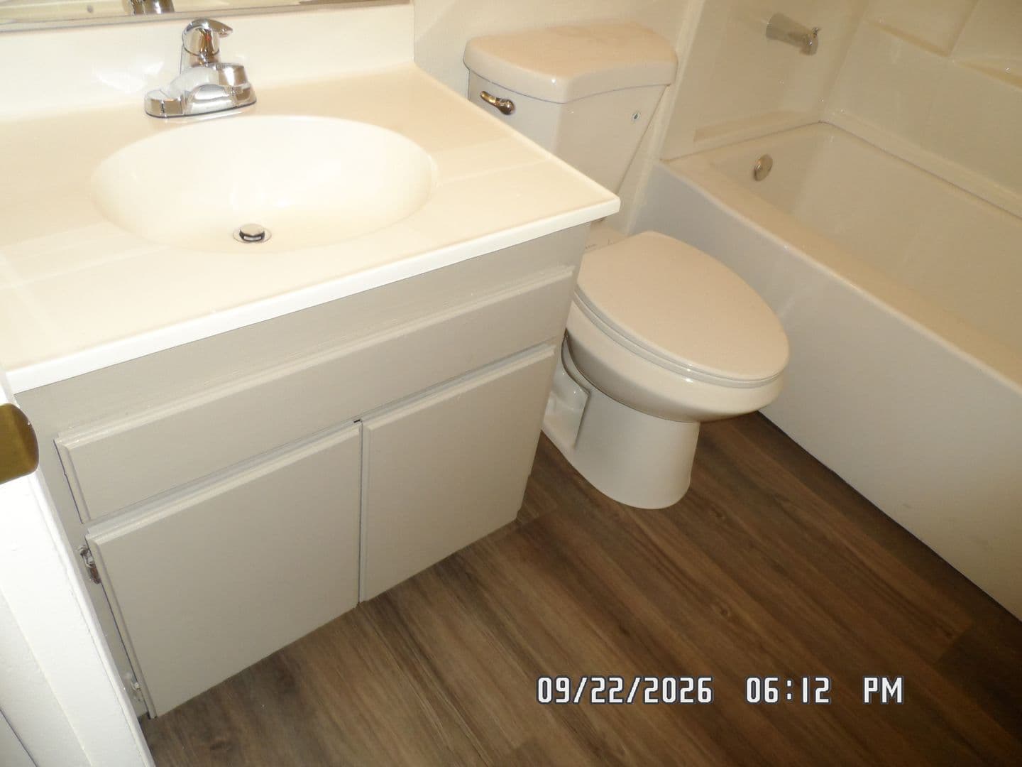 Apple Valley Apartment: 18344 Taloga Road