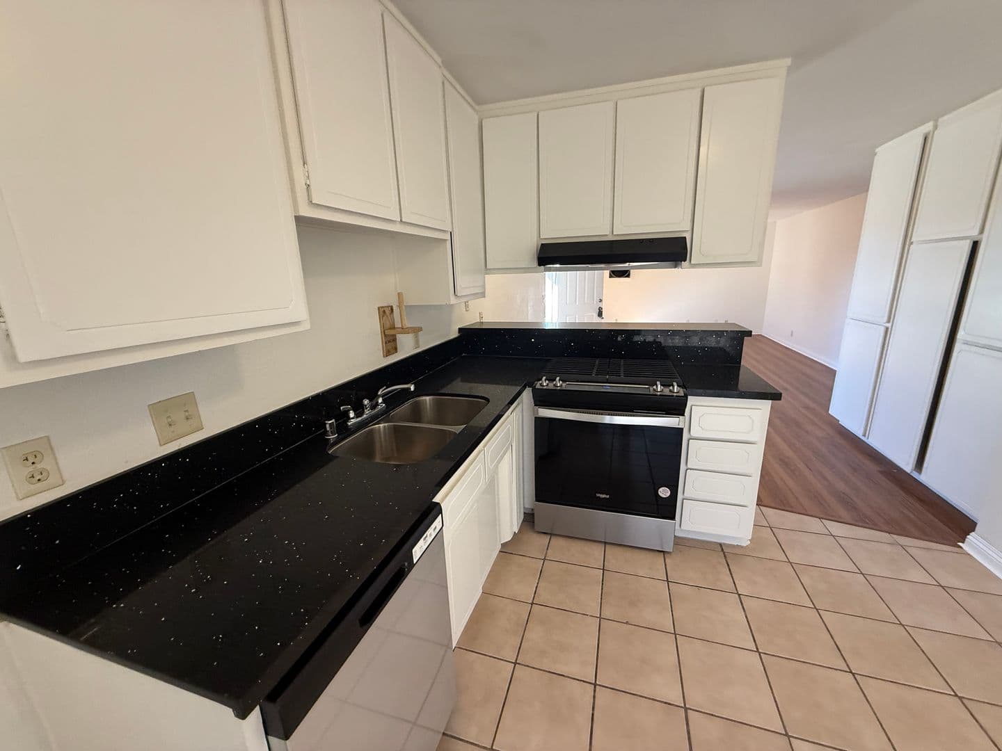 Apple Valley Apartment: 20788 Thunderbird Road