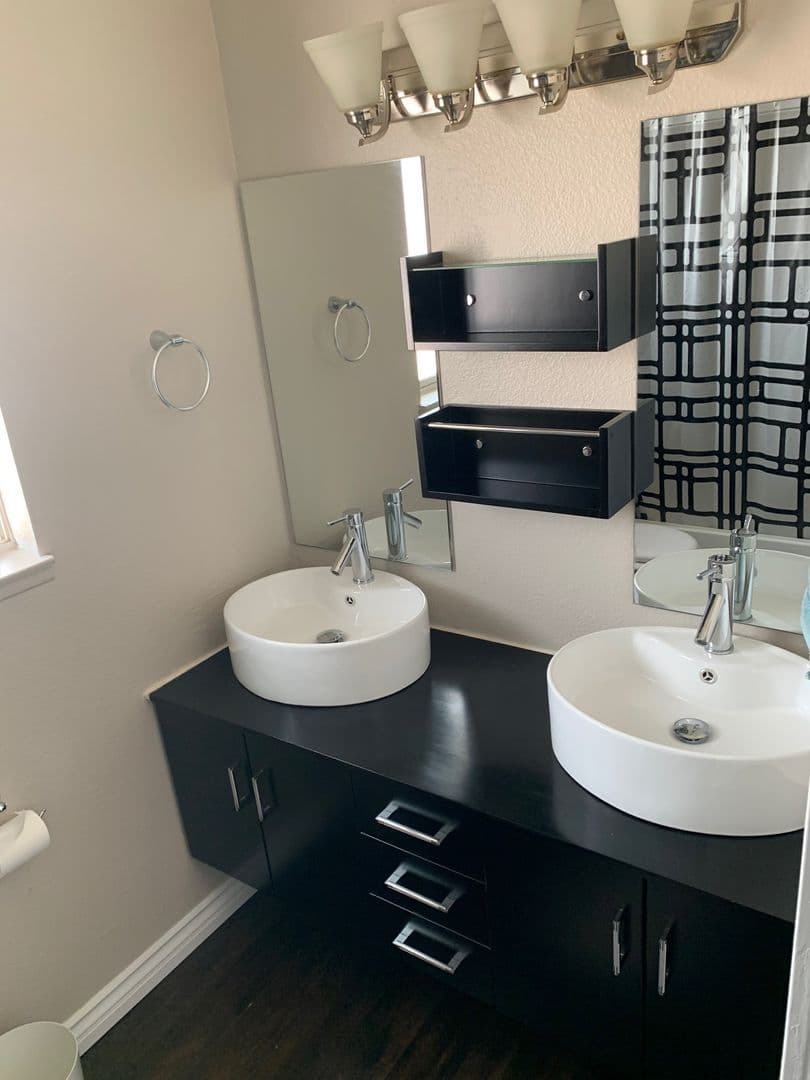 Victorville House: 16185 Tawney Ridge Ln