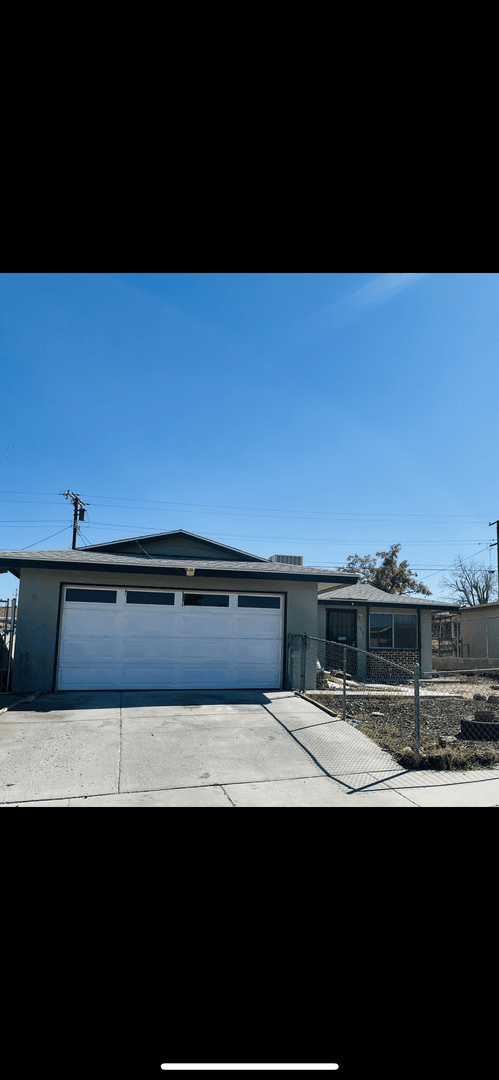Barstow House: 1716 Church St