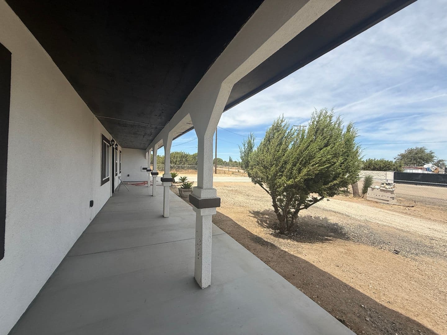 Oak Hills House: 12977 Cactus St