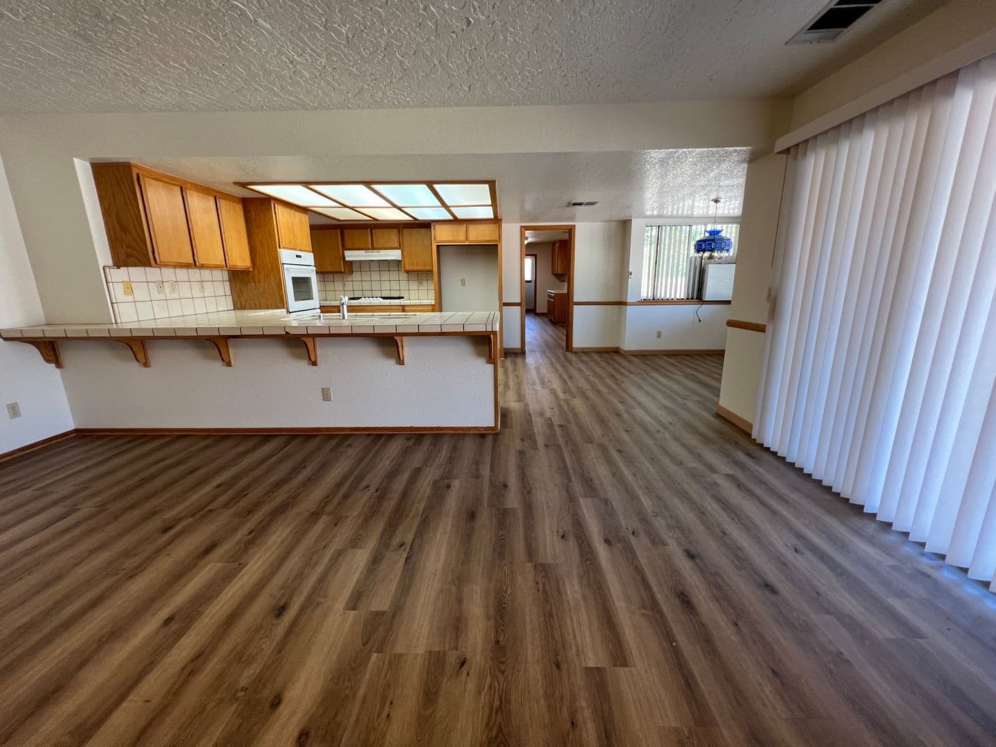 Apple Valley House: 16306 Kasota Road