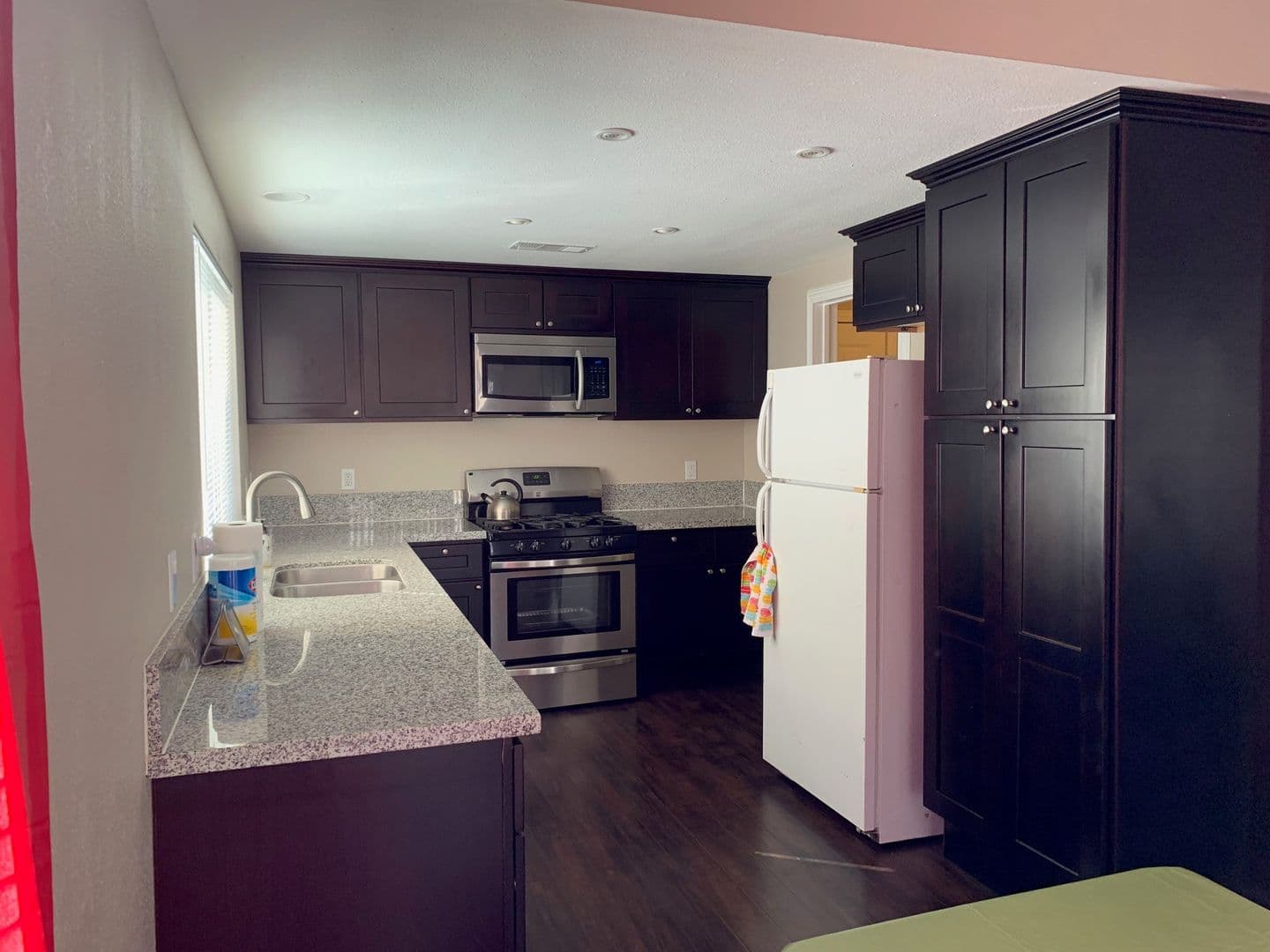Victorville House: 16185 Tawney Ridge Ln