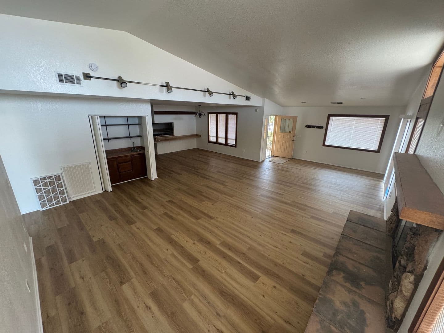 Apple Valley House: 16382 Kamana Court