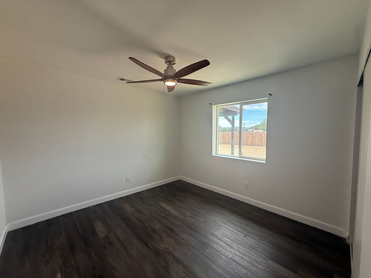 Oak Hills House: 12977 Cactus St