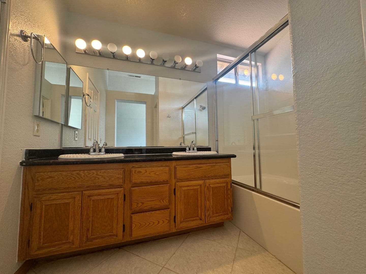 Victorville House: 12715 Sundown Rd.