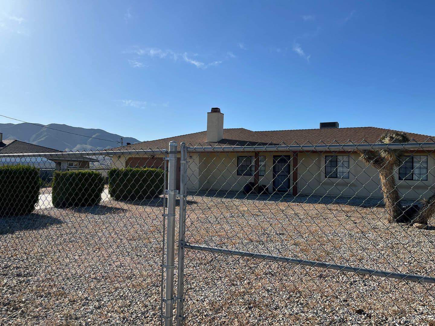 Hesperia House: 19105 Centennial St
