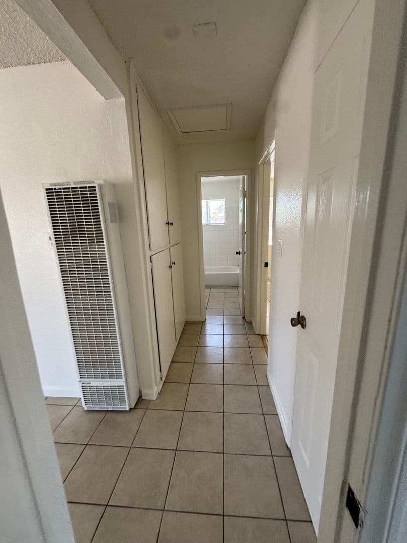 Covina Apartment: 501 E. Hurst St