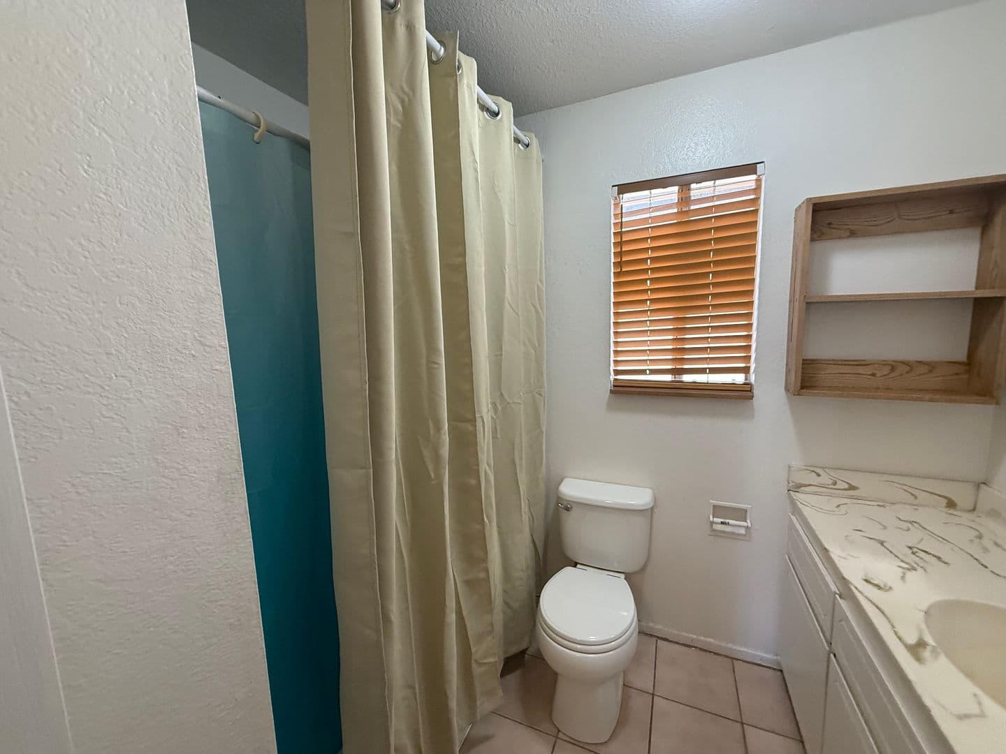 Apple Valley Apartment: 20788 Thunderbird Road
