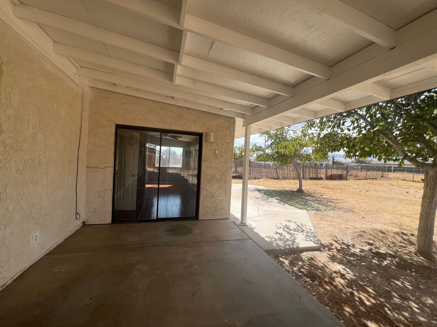 Apple Valley House: 22347 Tehama Road