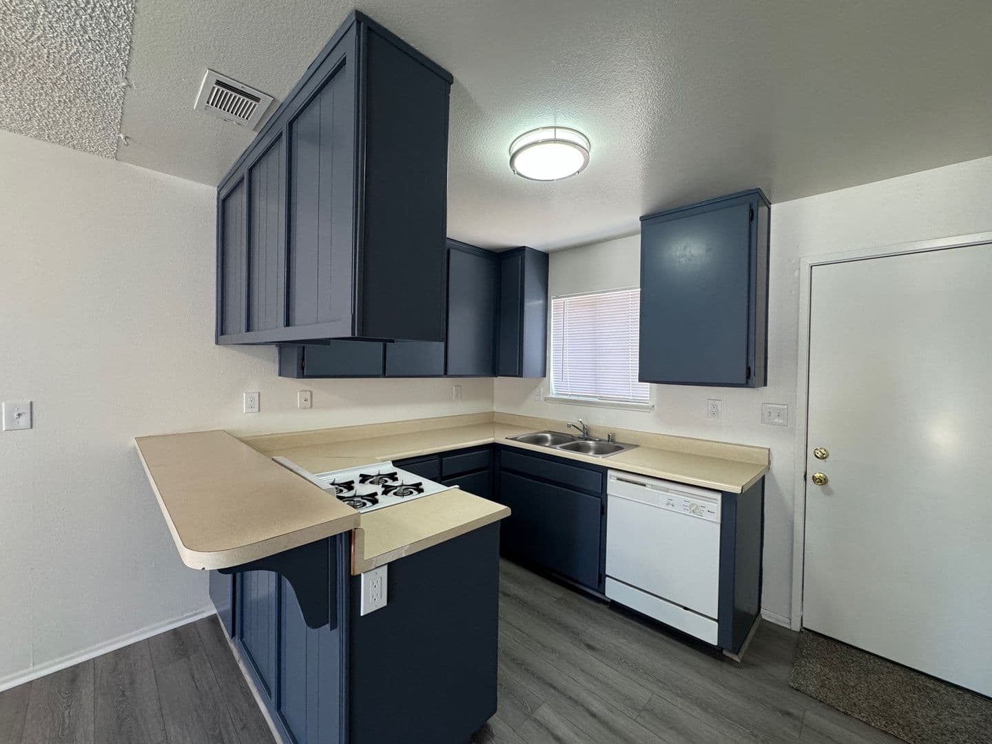 Apple Valley Apartment: 15757 Olalee Road