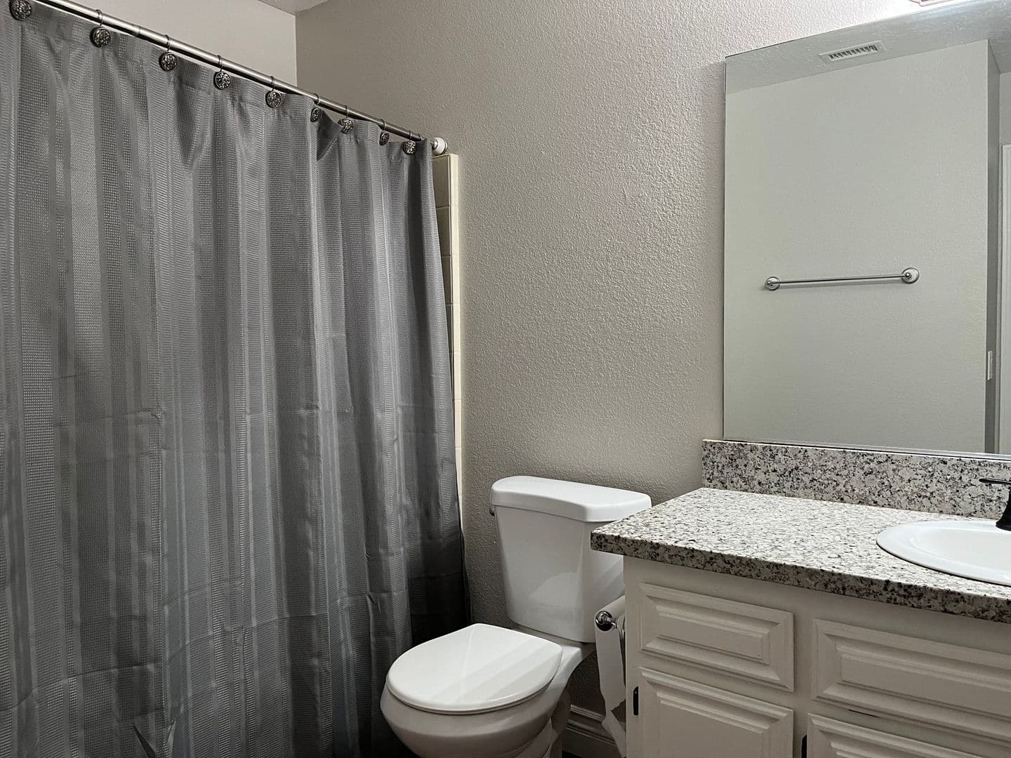 Hesperia House: 19105 Centennial St