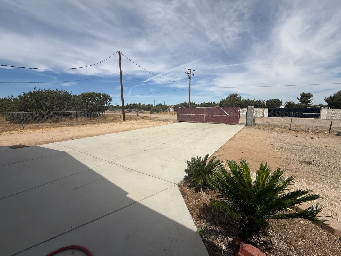 Oak Hills House: 12977 Cactus St