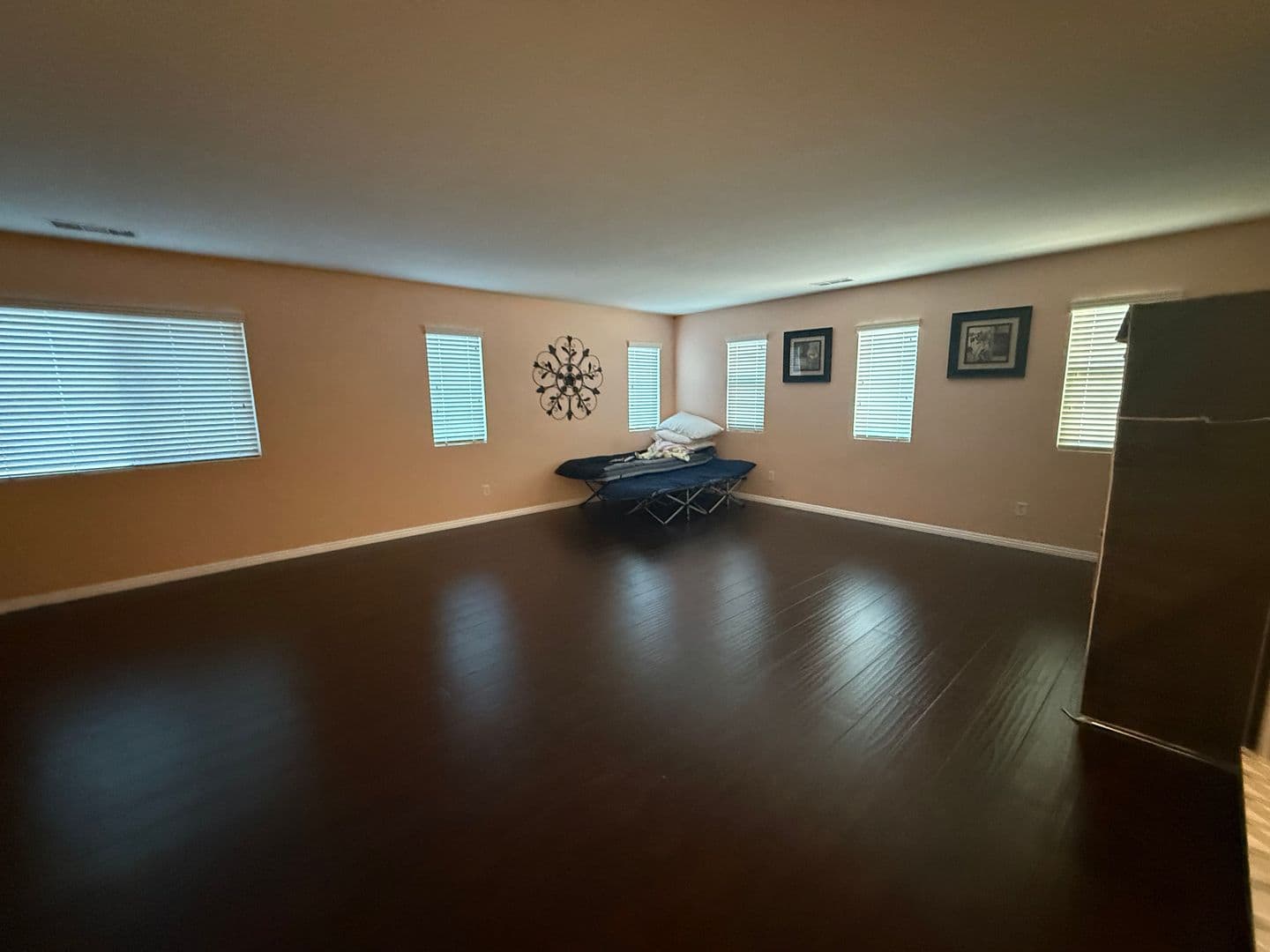 Hesperia House: 12951 Susanville St