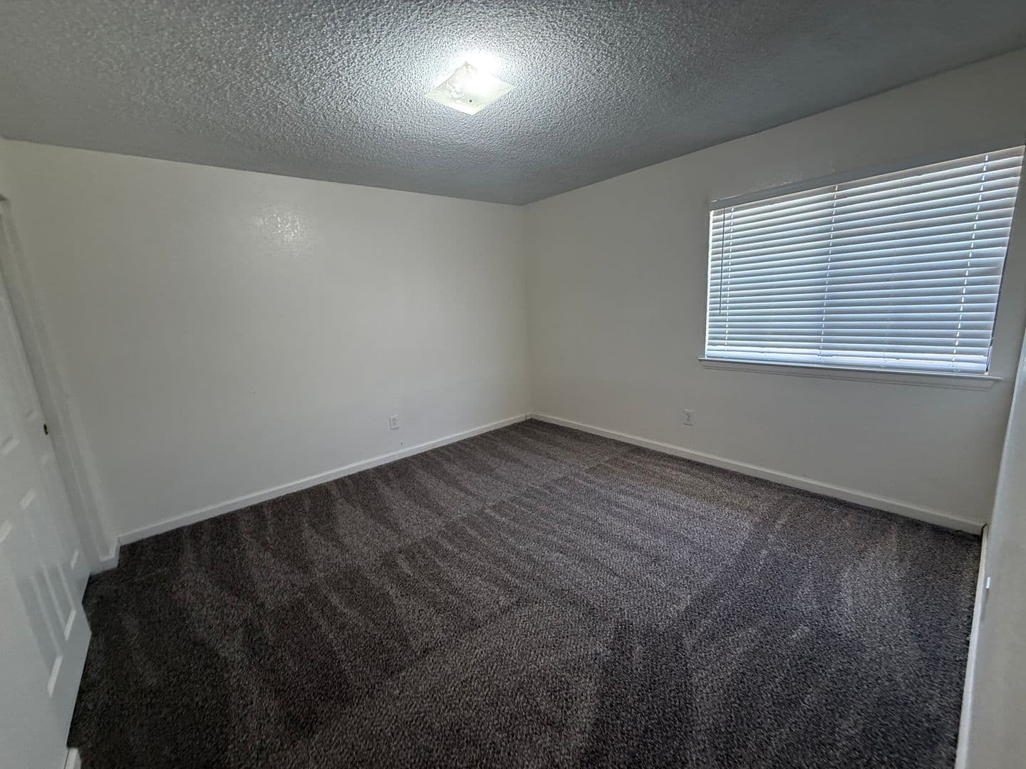 Apple Valley Apartment: 20318 Thunderbird