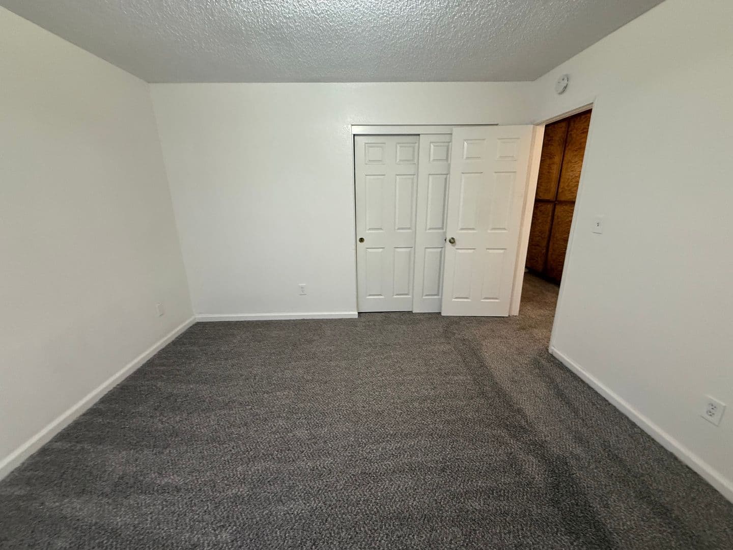 Apple Valley Apartment: 20318 Thunderbird