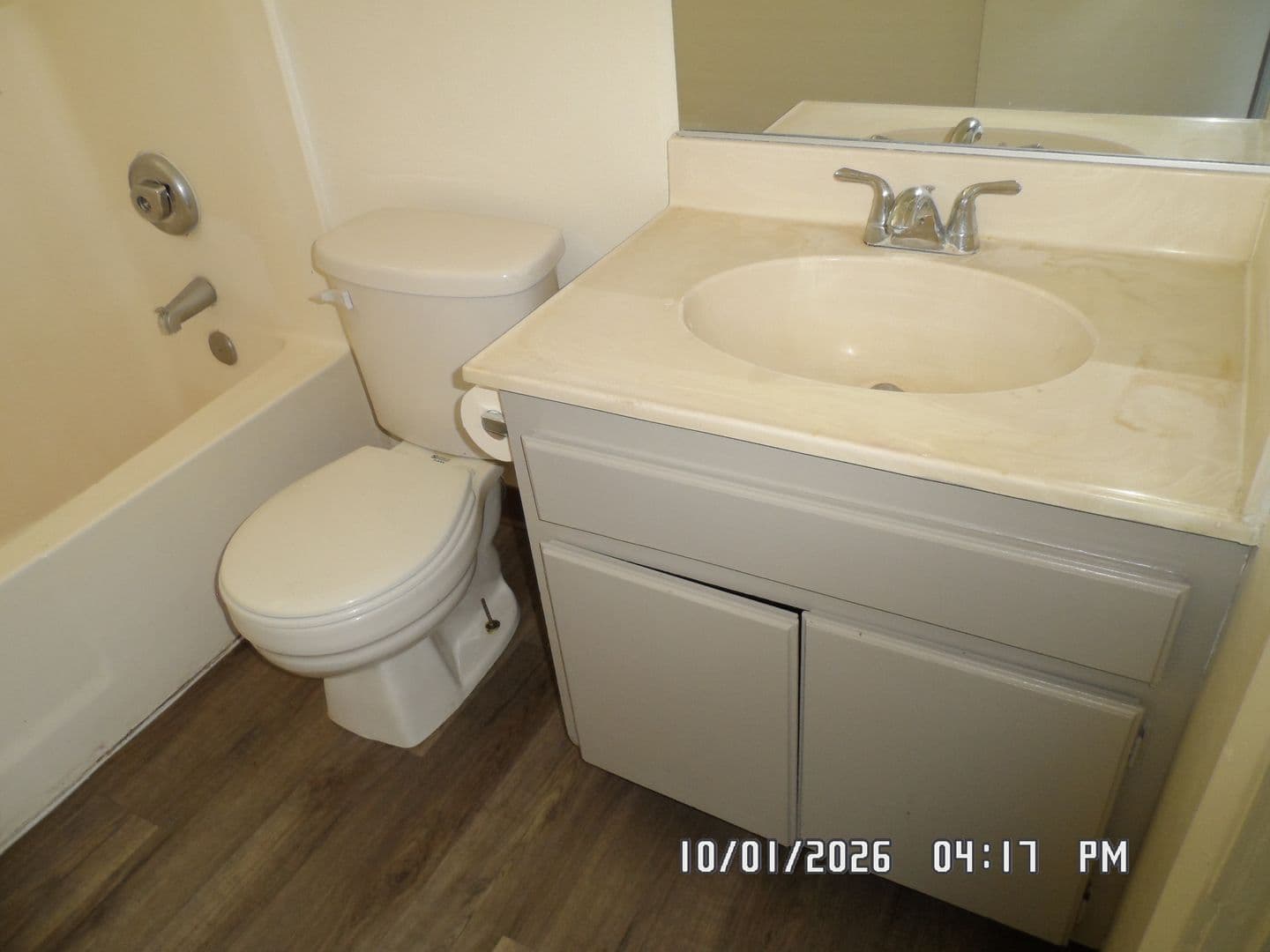 Apple Valley Apartment: 18344 Taloga Road