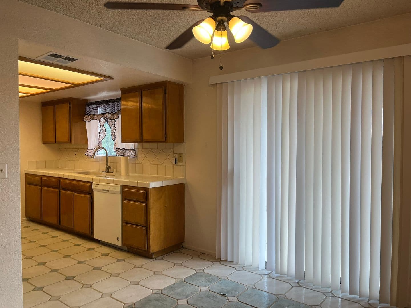 Victorville House: 16413 Solvang Ave.