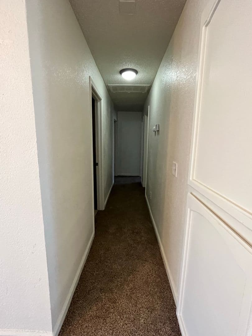 Hesperia House: 16865 Manzanita Street
