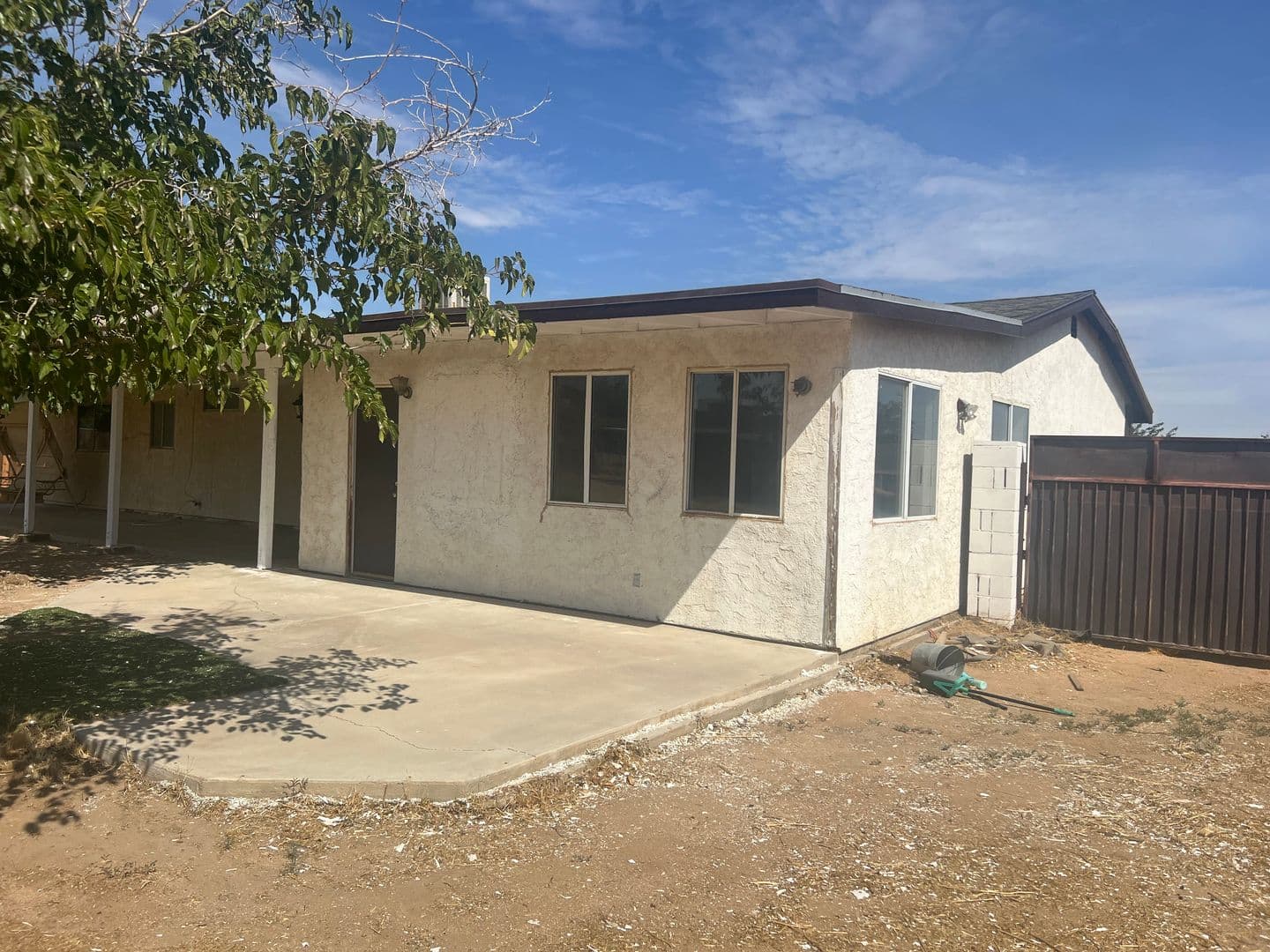 Apple Valley House: 22347 Tehama Road