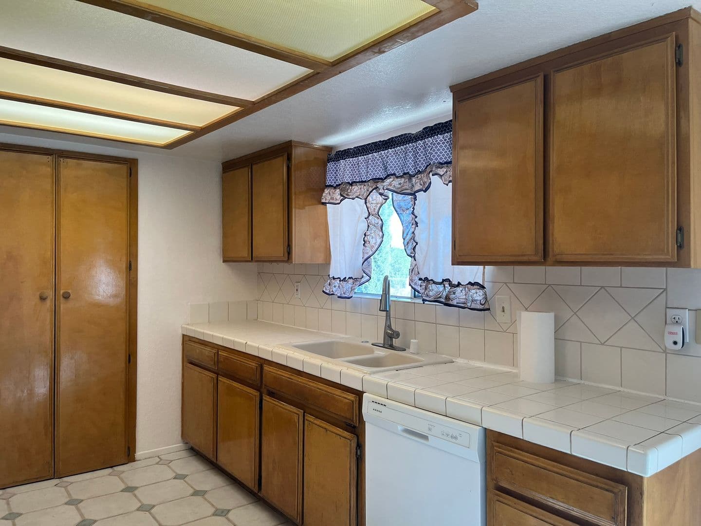Victorville House: 16413 Solvang Ave.