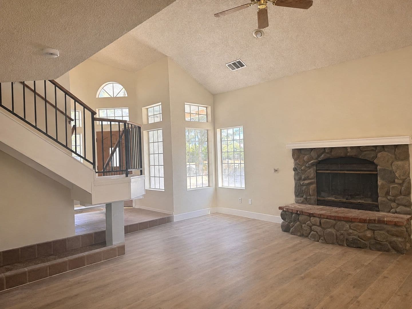 Apple Valley House: 14260 Mandan Road