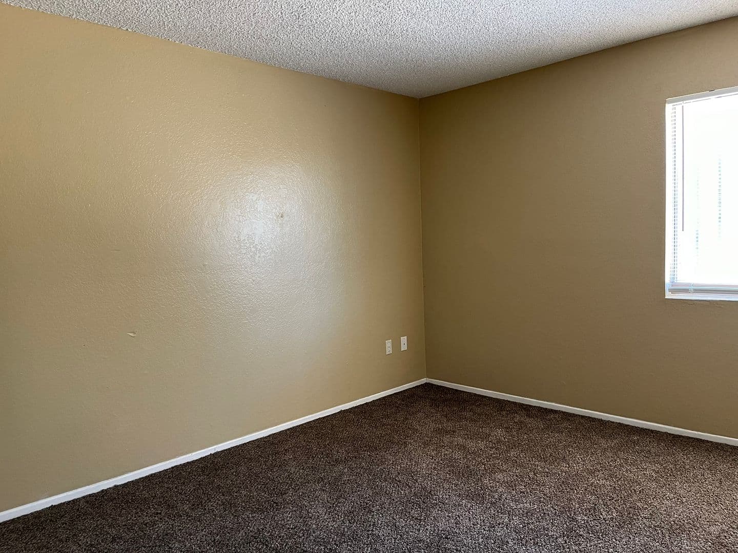 Adelanto House: 10443 Cimmeron Trail Dr