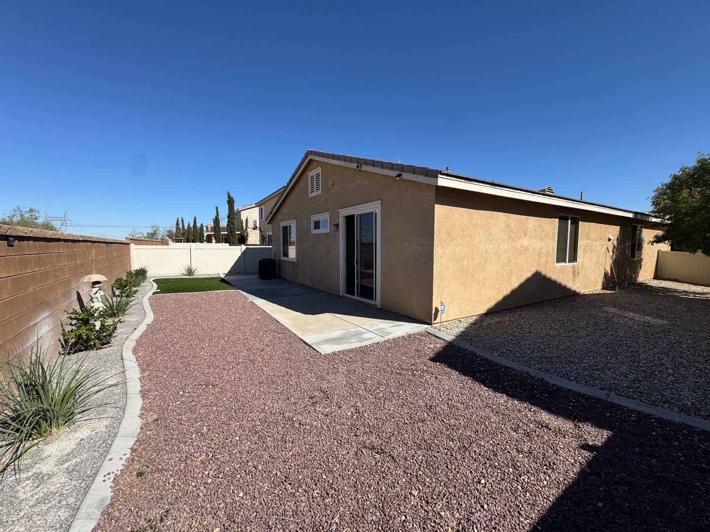 Victorville House: 16636 Desert Lily Street