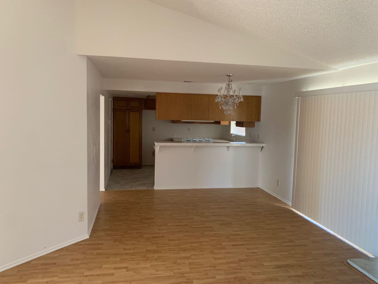 Apple Valley House: 22266 Hurons Ave