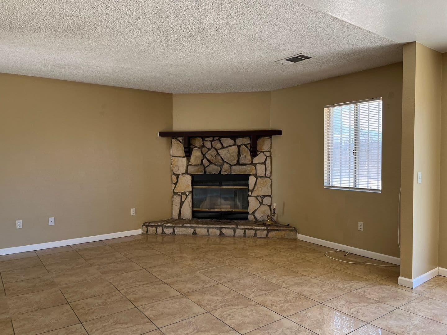 Adelanto House: 10443 Cimmeron Trail Dr