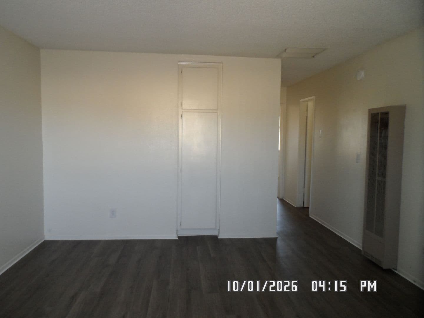Apple Valley Apartment: 18344 Taloga Road