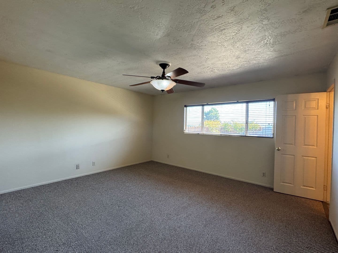 Hesperia House: 19172 Goleta Street