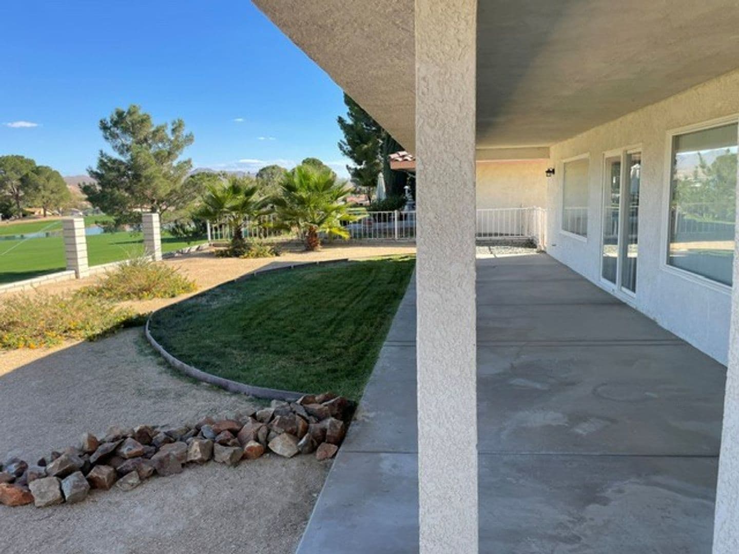 Helendale House: 27401 Lakeview Dr