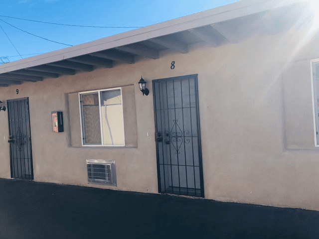 Barstow Apartment: 117 Otis Ave.