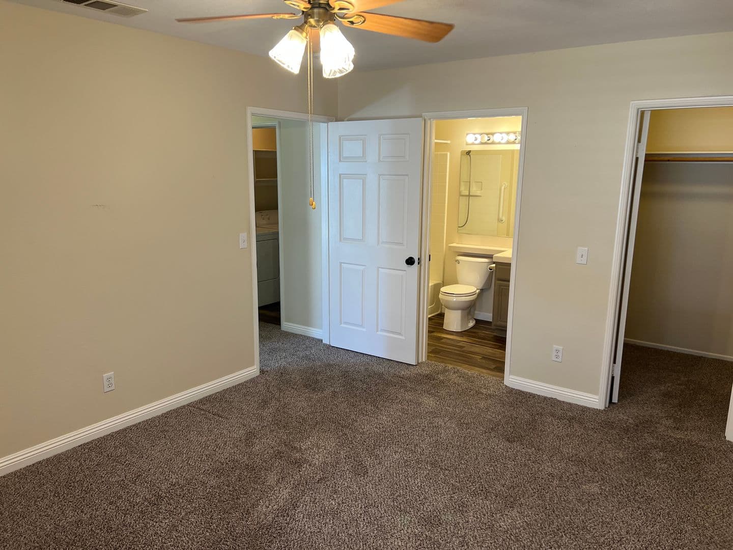 Apple Valley House: 11531 Oak Street