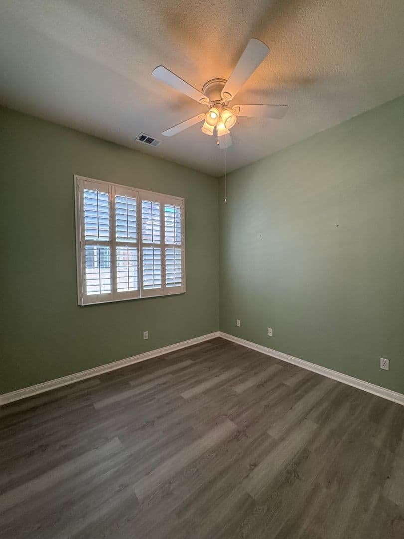Apple Valley House: 10616 Lanigan Rd